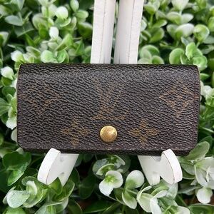 Louis Vuitton Authentic Monogram Canvas 4 Key Holder